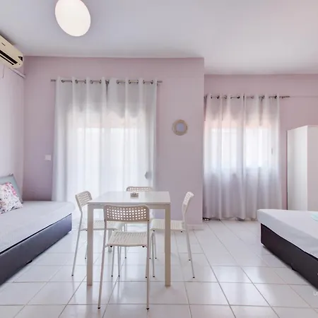 4 In Apartment