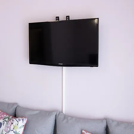 Apartment 4 In *