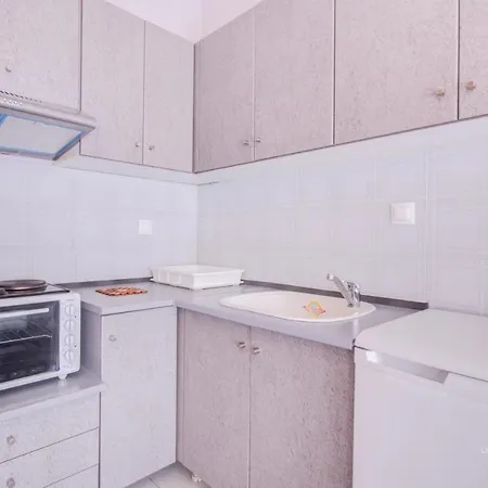 Apartment 4 In