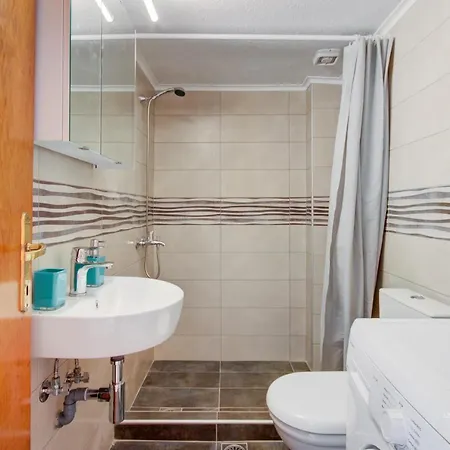 4 In Apartment